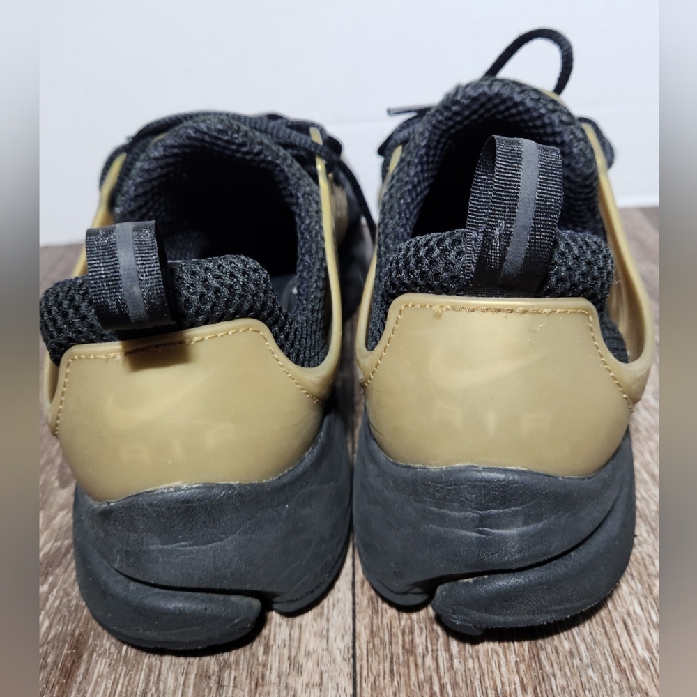 Nike Air Women's Size 9.5 Presto Black Metallic Gold Sneakers - Picture 5 of 7